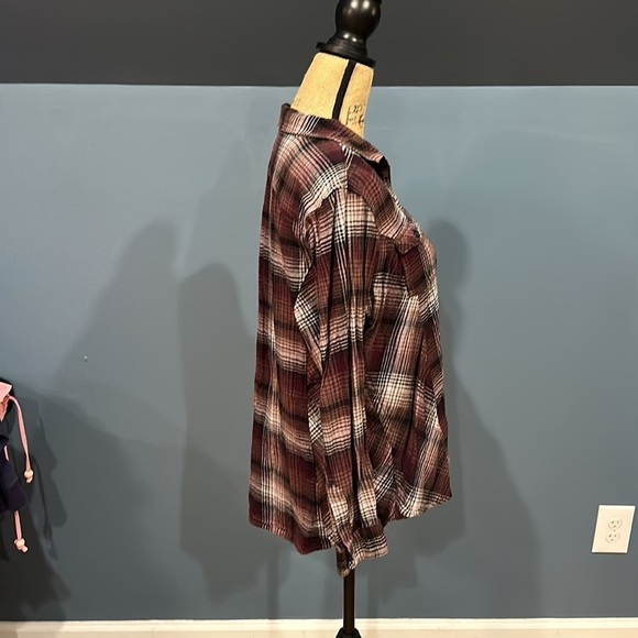 Wolverine button down shirt size XL women’s - Picture 4 of 7